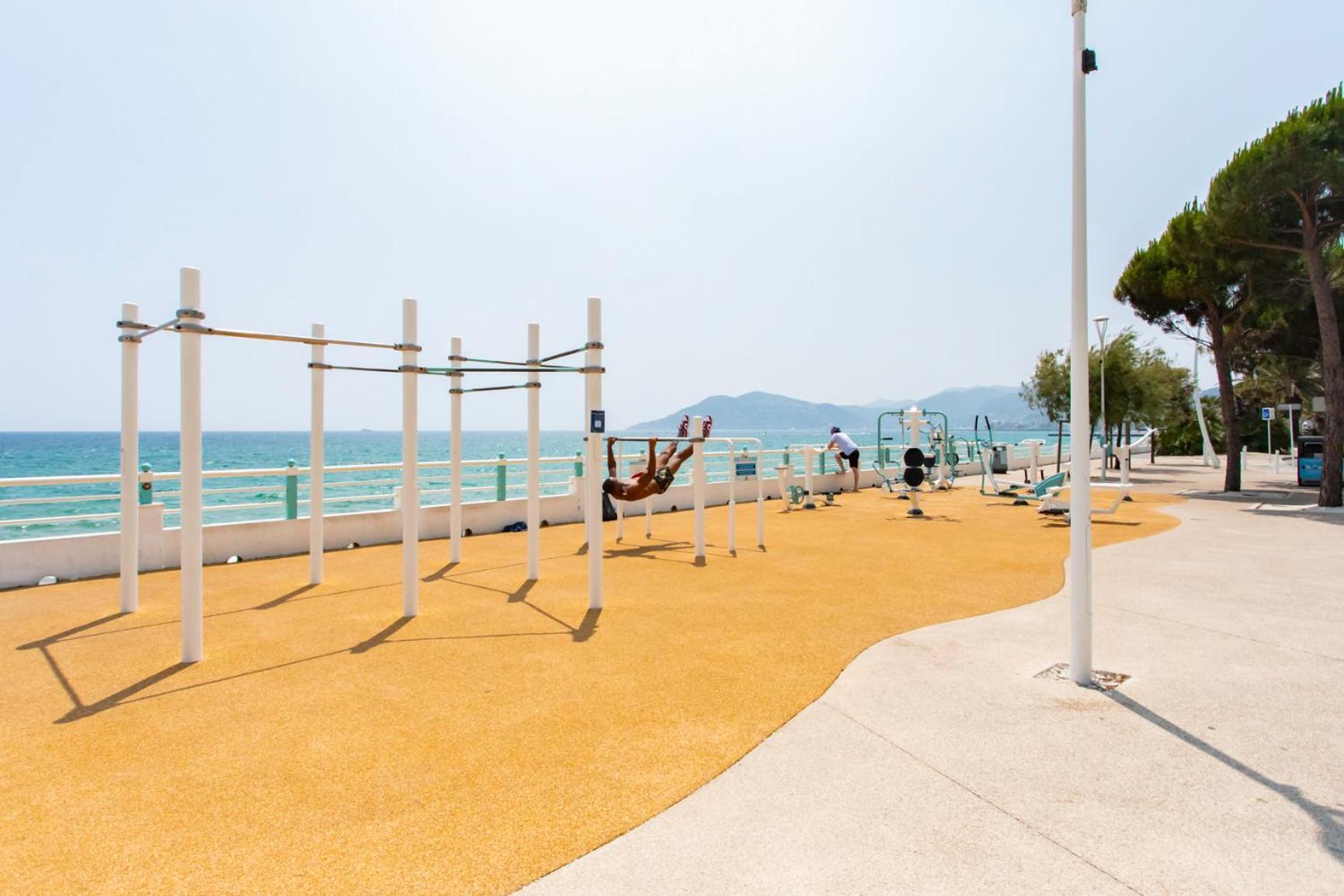 C4 - 1 Bdr Facing Sea & - Parking, Tennis & Wifi *